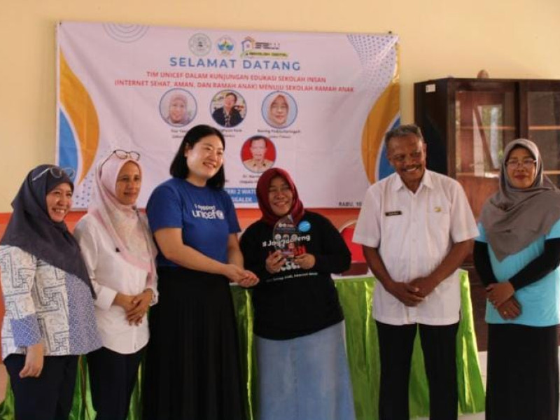 EDUKASI SEKOLAH INSAN (Internet Sehat, Aman dan Ramah Anak) Menuju Sekolah Ramah Anak