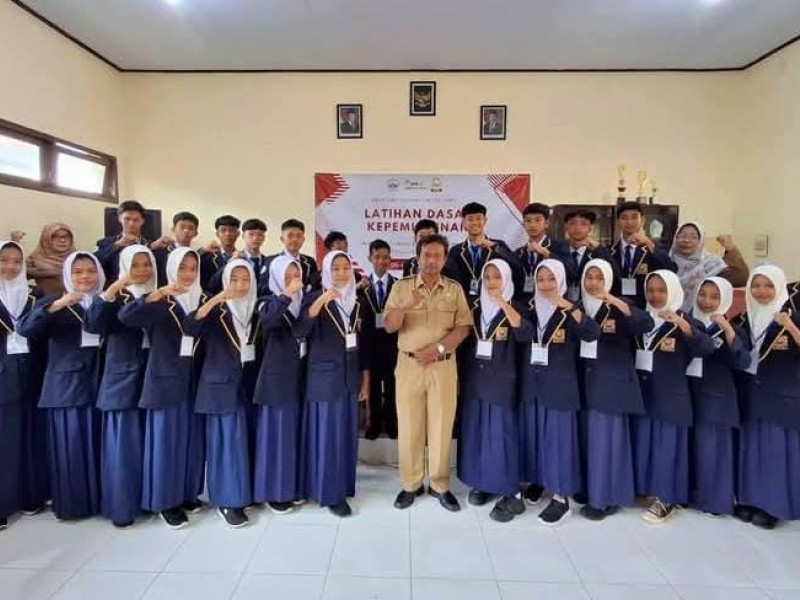 Latihan Dasar Kepemimpinan SMPN 2 Watulimo